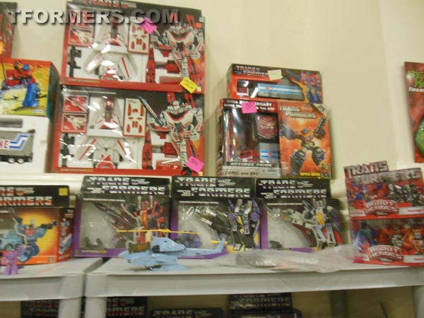 BotCon 2013   The Transformers Convention Dealer Room Image Gallery   OVER 500 Images  (357 of 582)